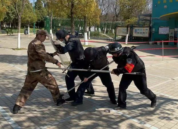 云南保全2022年春季消防、反恐應(yīng)急演練